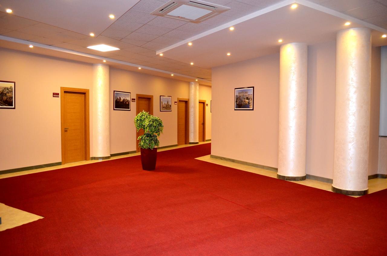 Hotel Terminal Tirana Exteriér fotografie